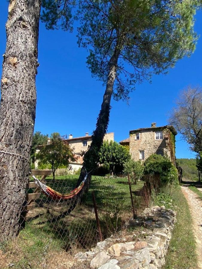 Domaine Le Petit Hameau Aparthotel Cotignac Exterior photo